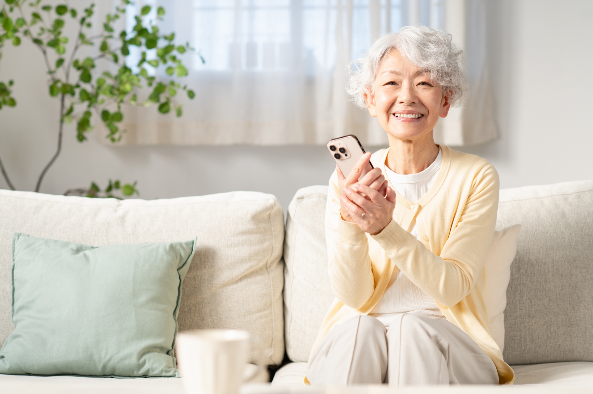 シニア女性が、もっと自由に生きられる未来を